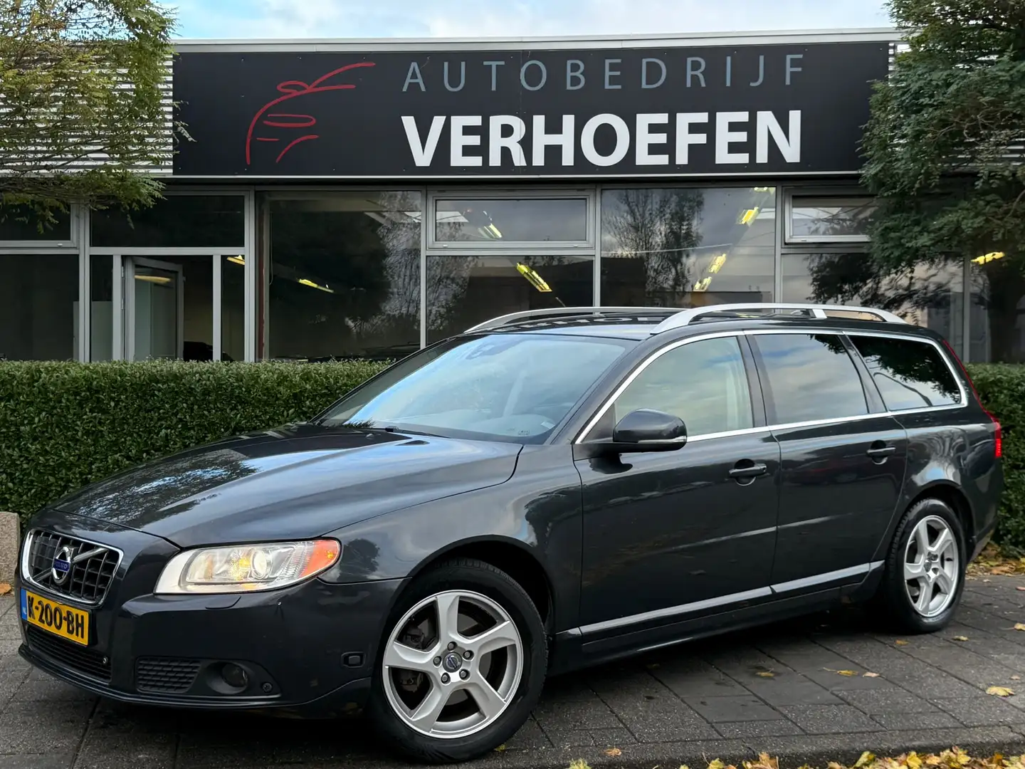 Volvo V70 1.6 T4F Summum - AUTOMAAT - STOEL VERW - LEDER - C Grijs - 1