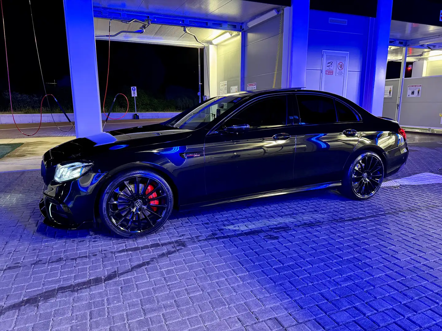 Mercedes-Benz E 350 d Premium Plus auto - 1
