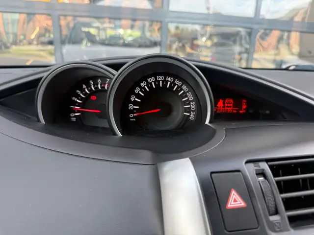 Toyota Verso view 14