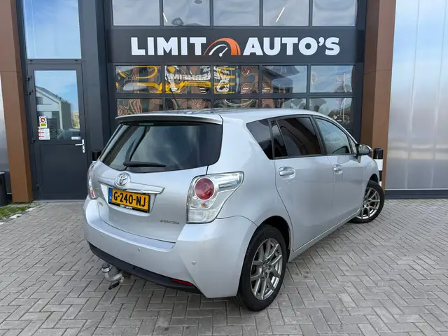 Toyota Verso view 2