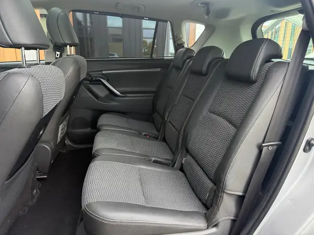 Toyota Verso view 13