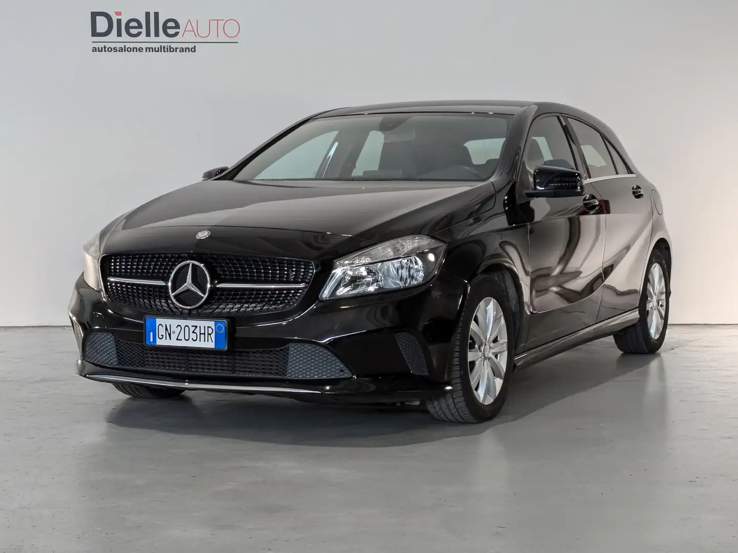 Mercedes-Benz A 180 A 180 d Automatic Business 110 CV Nero - 1
