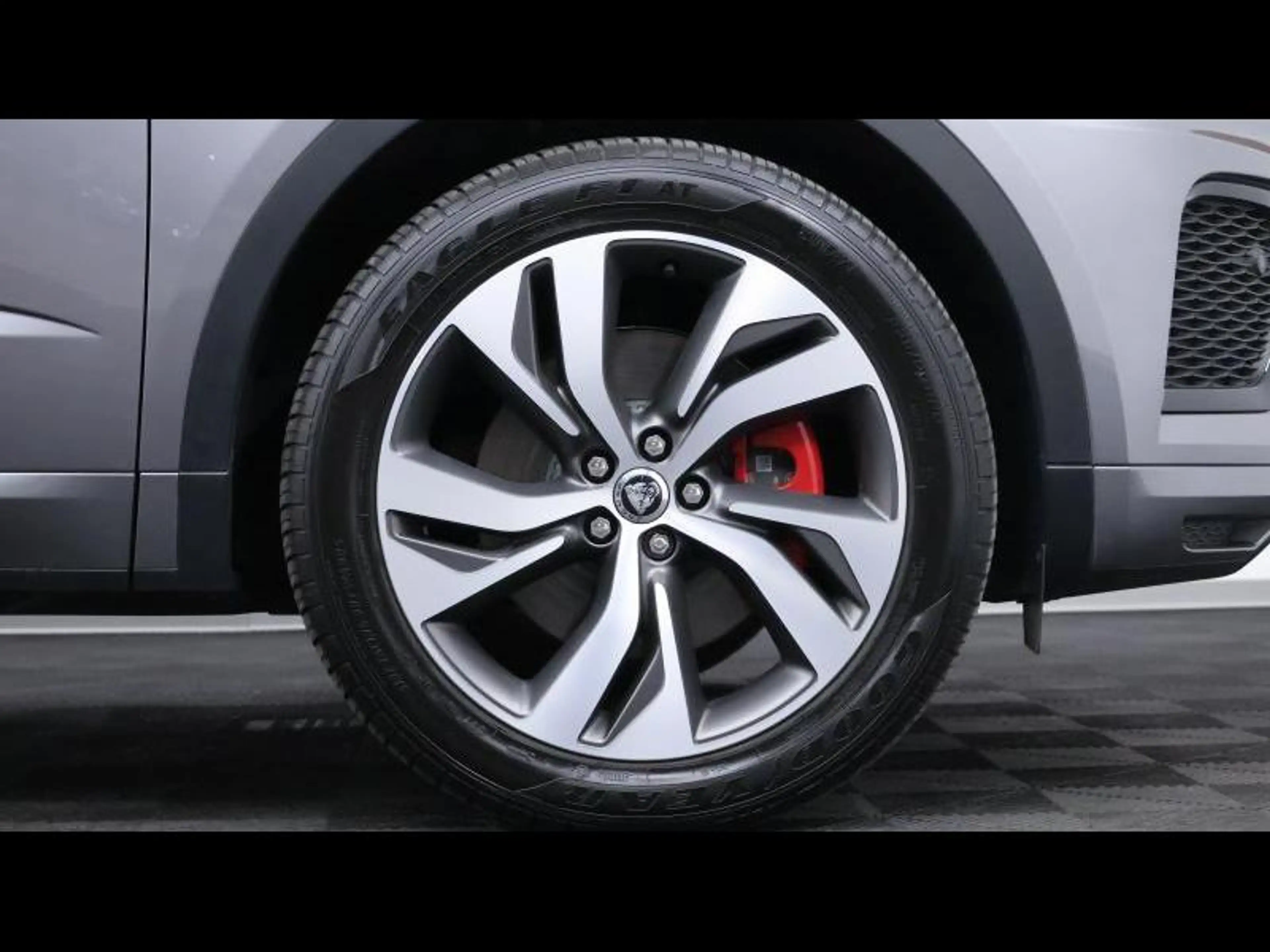 Jaguar E-Pace D165 S R-Dynamic AWD Auto — photo 8