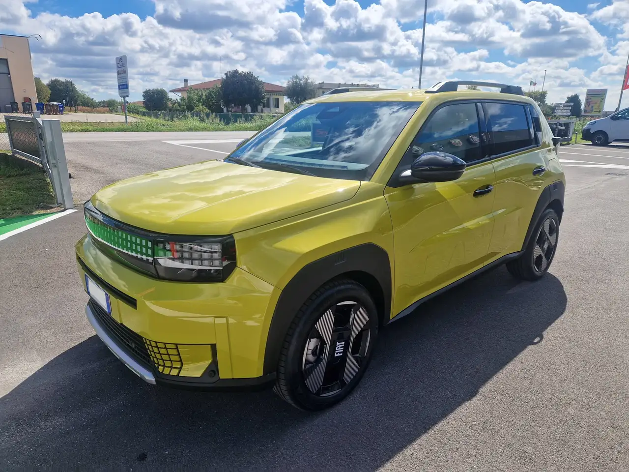 Fiat Grande Panda ELETTRICA 44 kWh 113cv La Prima KM 1.719-GIALLO LIMONE, миниатюра 3