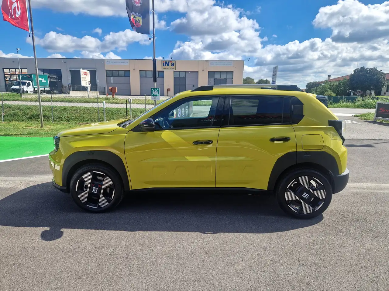 Fiat Grande Panda ELETTRICA 44 kWh 113cv La Prima KM 1.719-GIALLO LIMONE, миниатюра 4