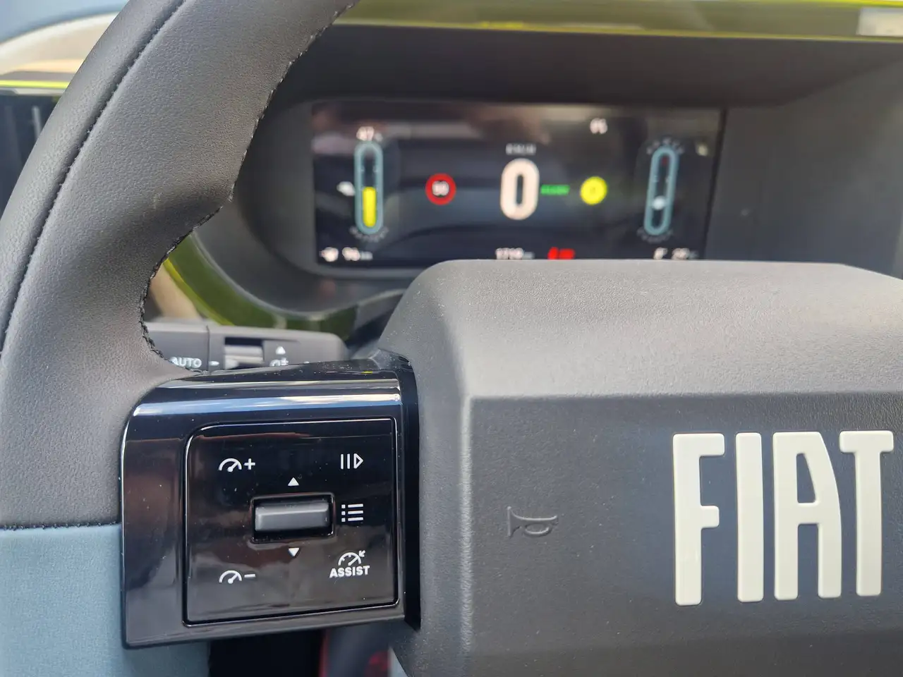 Fiat Grande Panda ELETTRICA 44 kWh 113cv La Prima KM 1.719-GIALLO LIMONE, миниатюра 18
