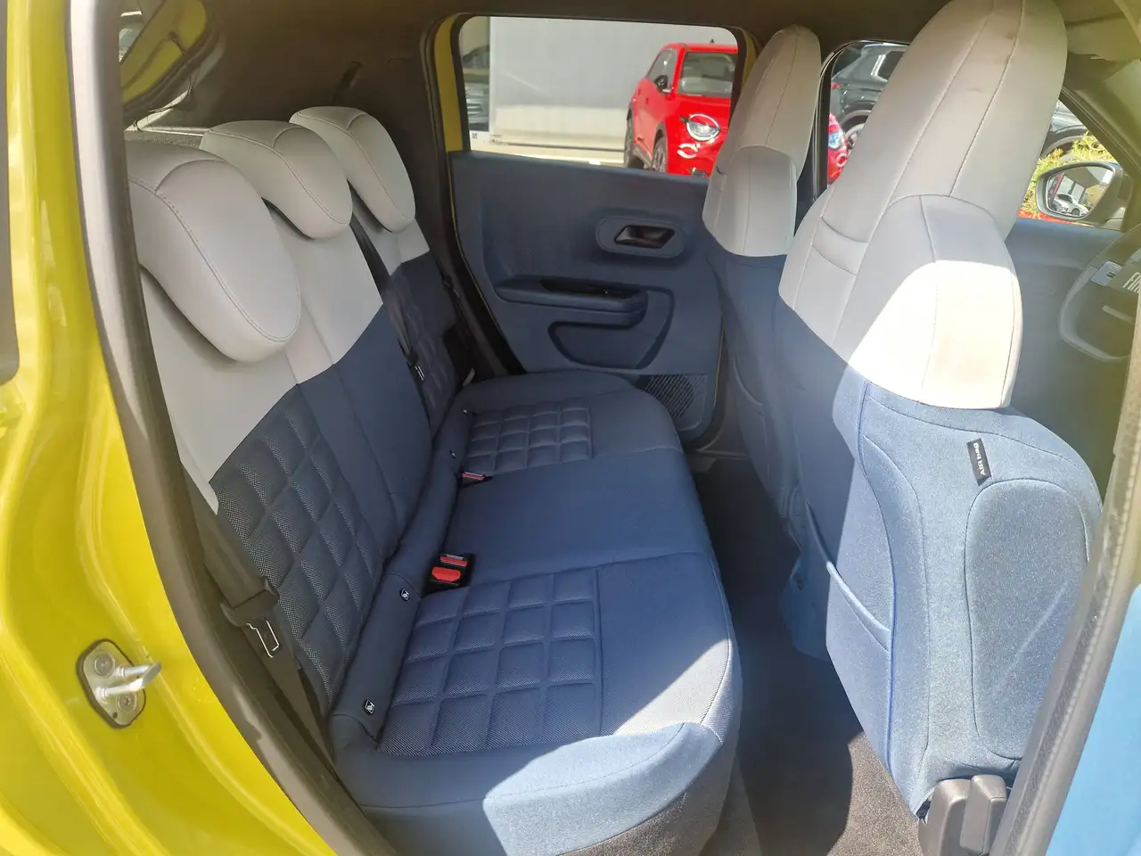 Fiat Grande Panda ELETTRICA 44 kWh 113cv La Prima KM 1.719-GIALLO LIMONE, миниатюра 14