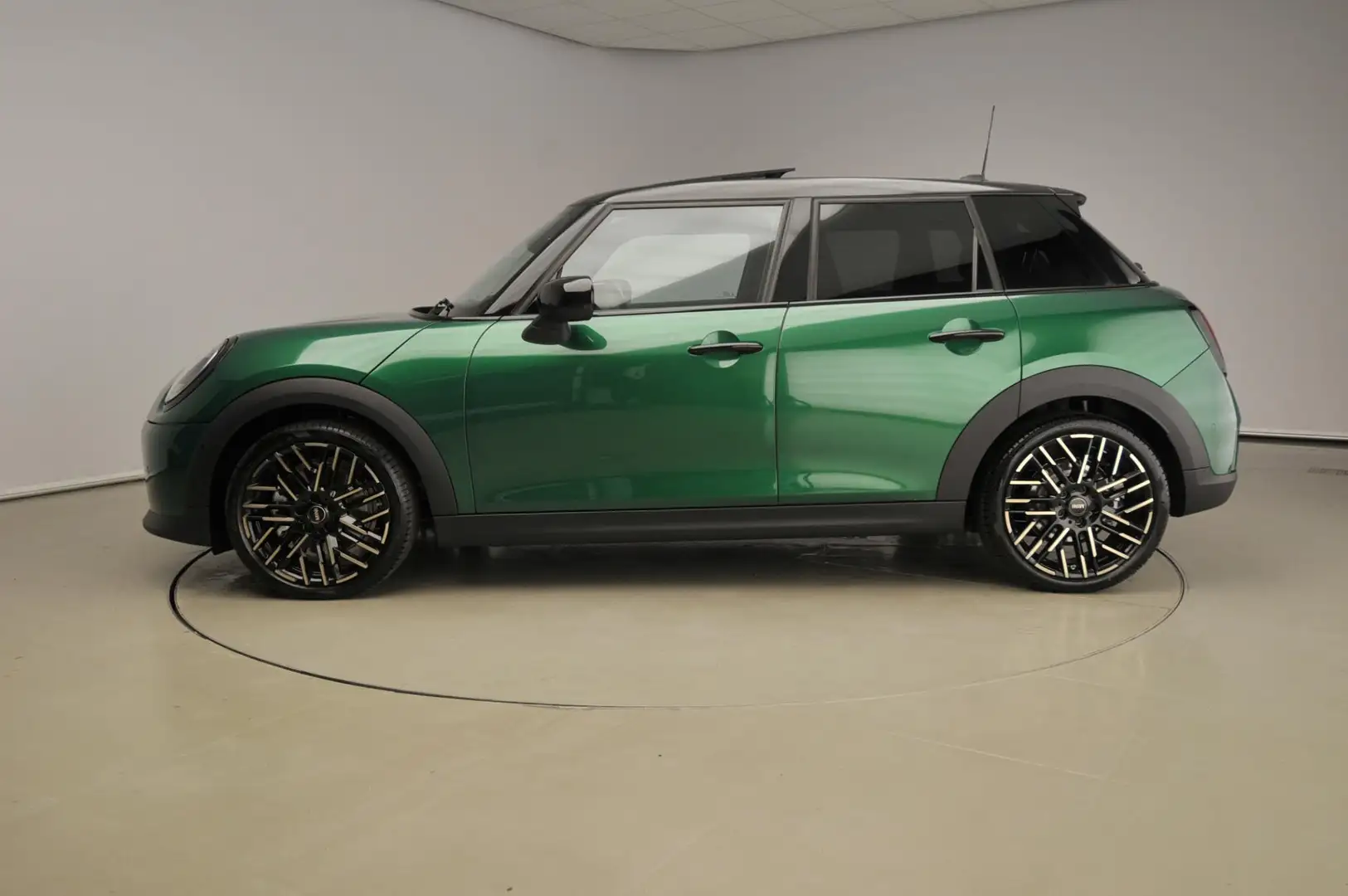 MINI Cooper C 5-deurs Automaat / Pakket M / Panoramadak / JCW st Verde - 2