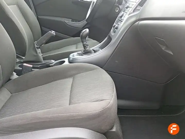 Opel Astra 2017, foto 13