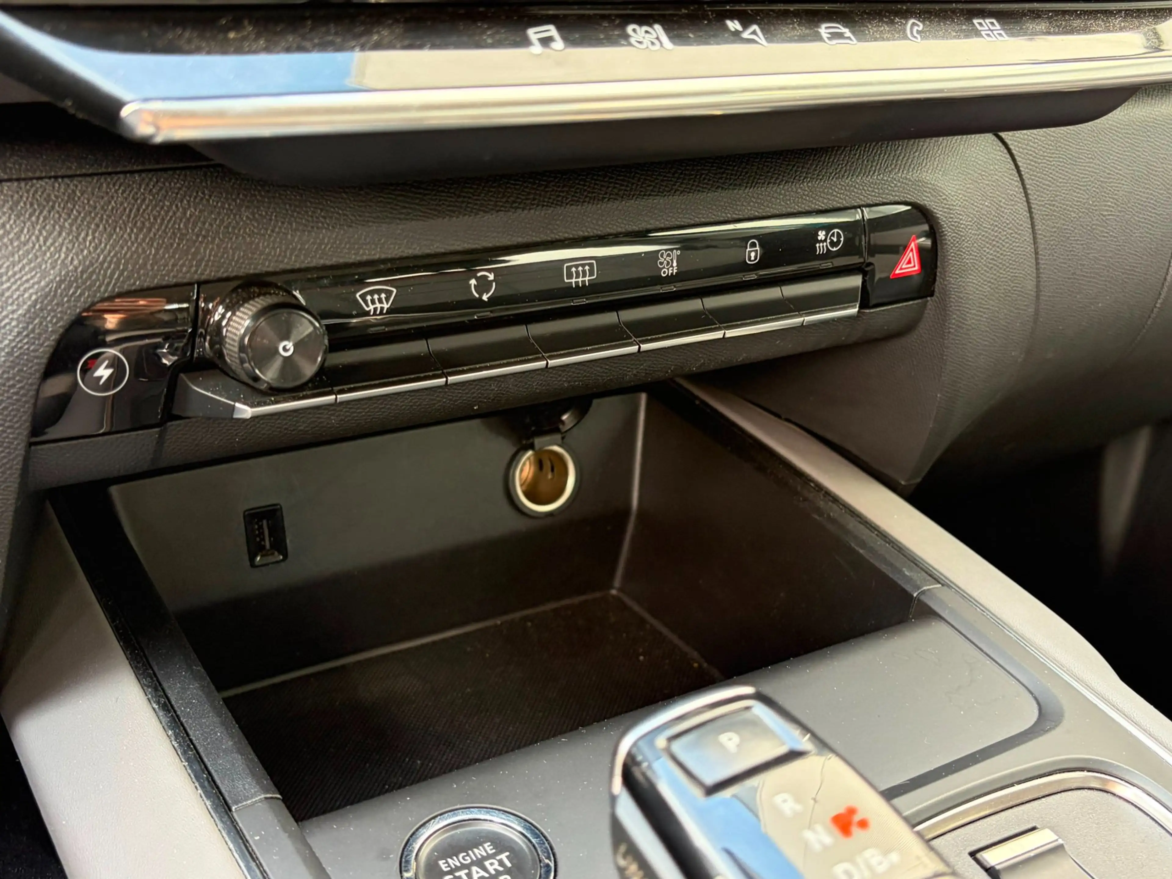Citroen C5 Aircross 1.6 Plug-in Hybrid 225|LED|CAMERA|APPLE CARPLAY| — photo 28