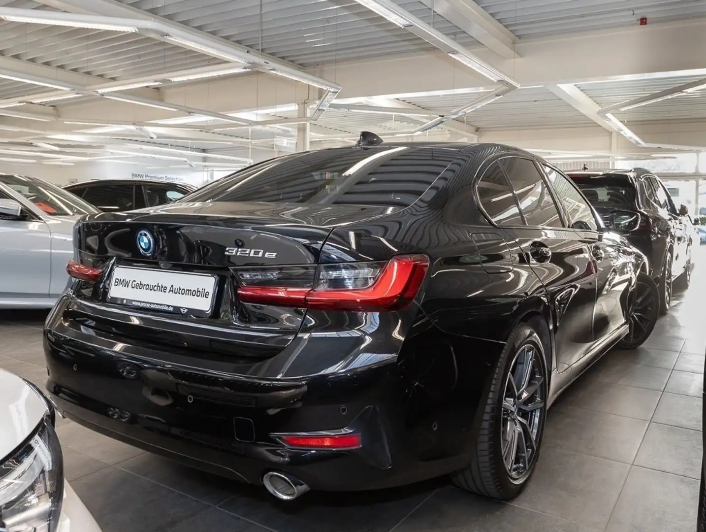 BMW 320 e DAB LED RFK Klimaaut. PDC Noir - 2