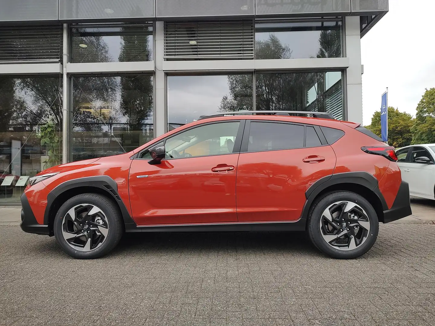 Subaru Crosstrek 2.0ie e-Boxer Active Automatik AWD Orange - 2