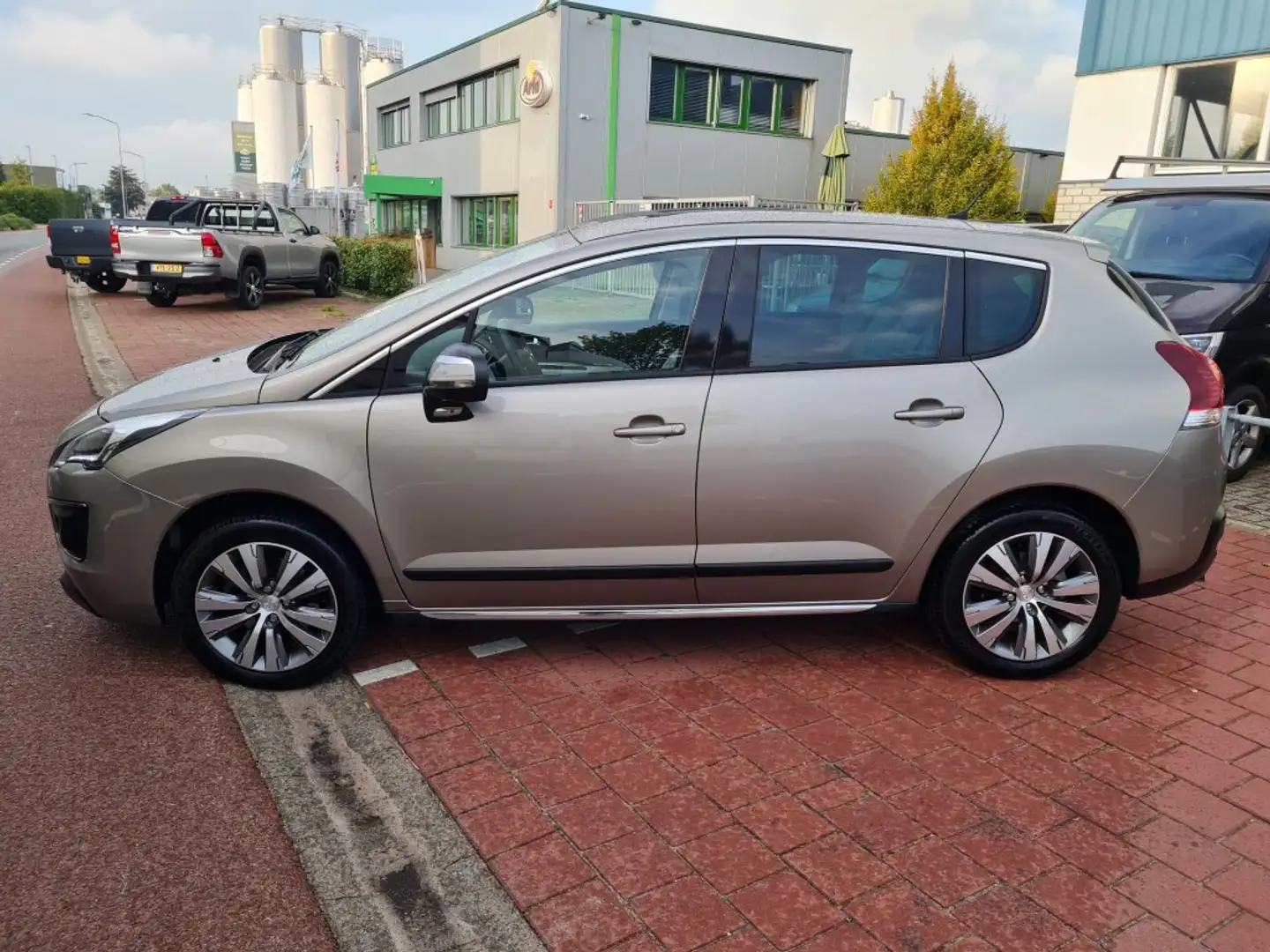 Peugeot 3008 1.6 THP Allure Panodak Grijs - 2