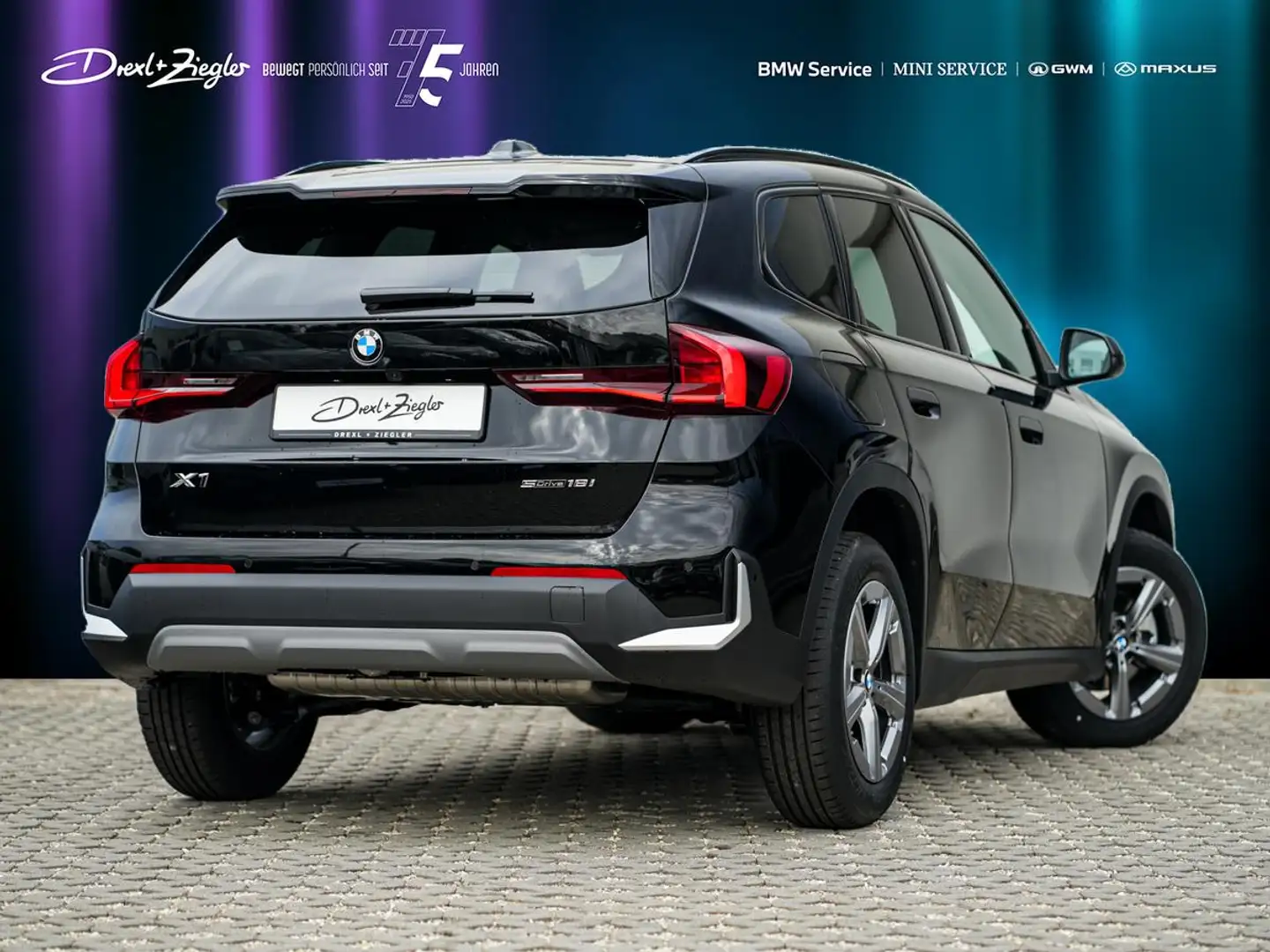 BMW X1 sDrive18i AHK PANORAMA S-Glas SHZ Sitzv.Fond Schwarz - 2