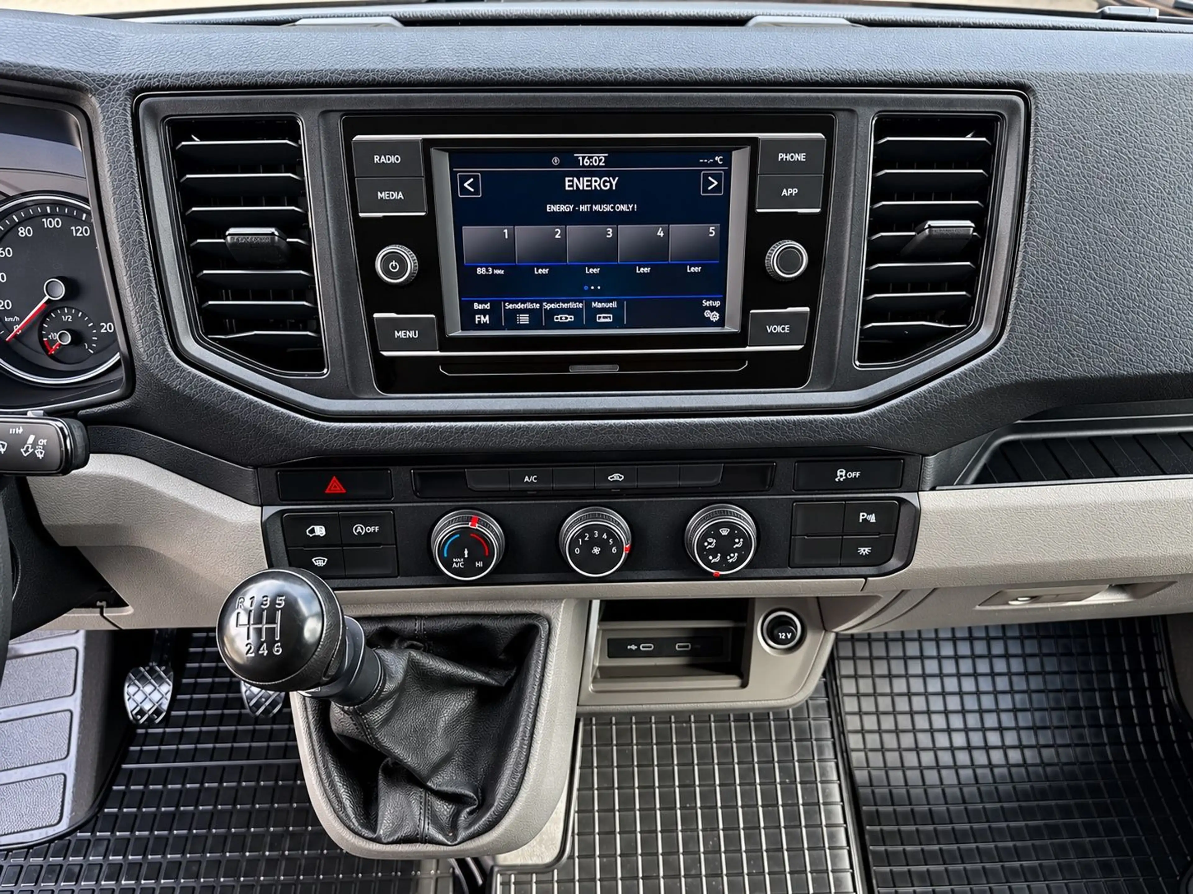 Volkswagen Crafter 35 Lang MAXI LED KAMERA TEMPOMAT 1HAND — photo 13