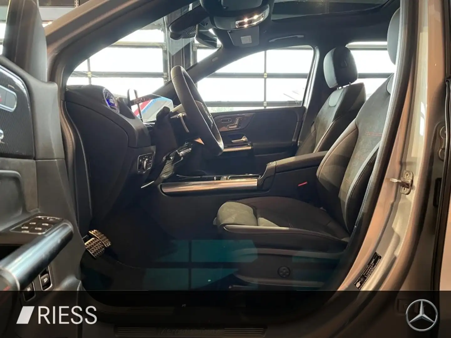Mercedes-Benz B 250 e EQ AMG+AHK+PANO+MULTIBEAM+360°+DISTRONIC Серебристый - 2