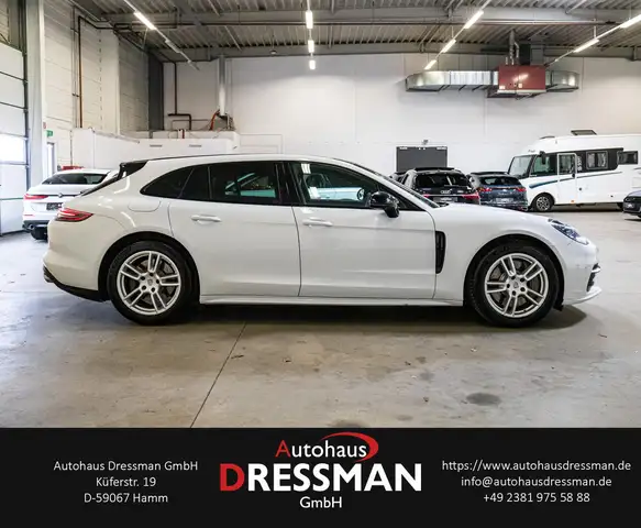 Porsche Panamera view 4