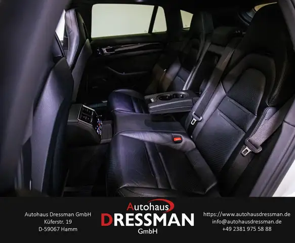 Porsche Panamera view 13
