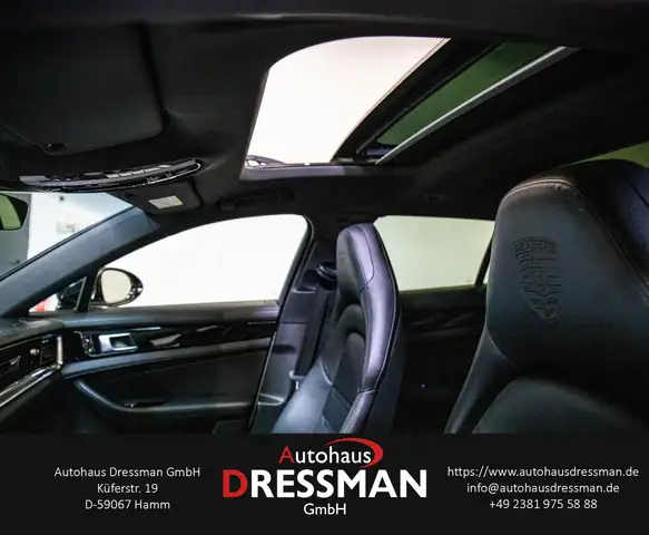 Porsche Panamera view 11