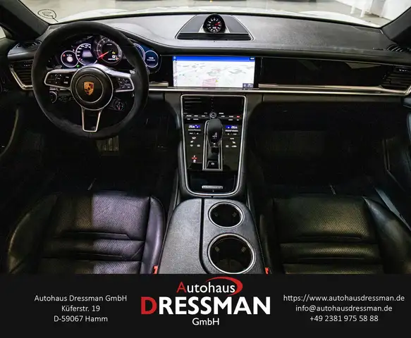 Porsche Panamera view 14