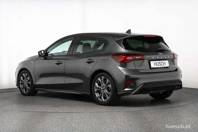 Ford Focus view 4