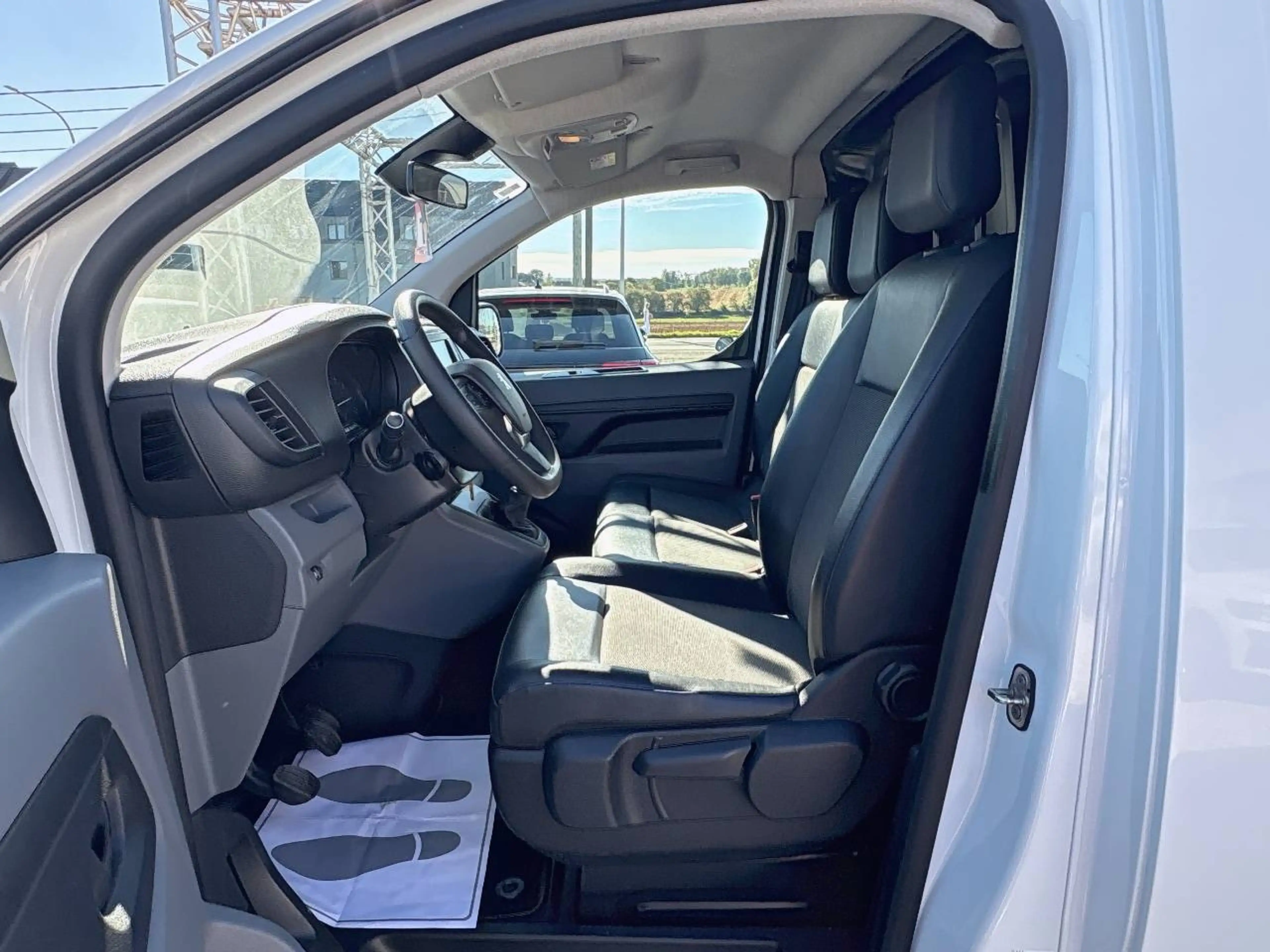 Peugeot Expert 2.0 BlueHDi L3 Long Premium S — photo 6