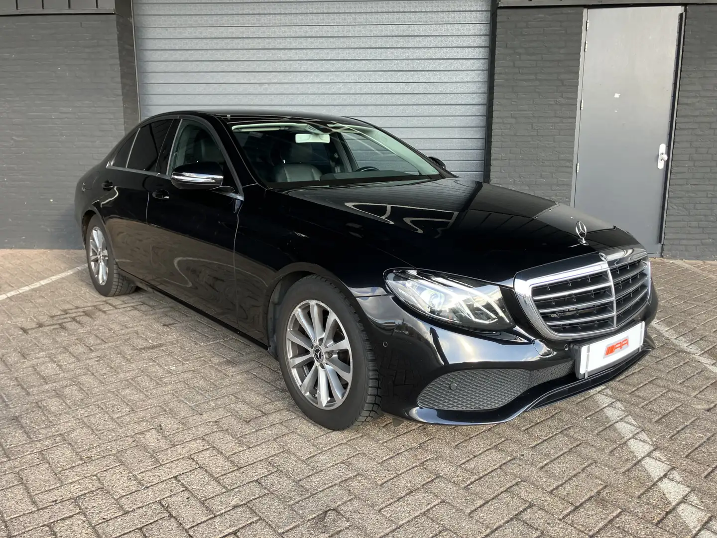 Mercedes-Benz E 200 d XENON-LED-LEDER Zwart - 1