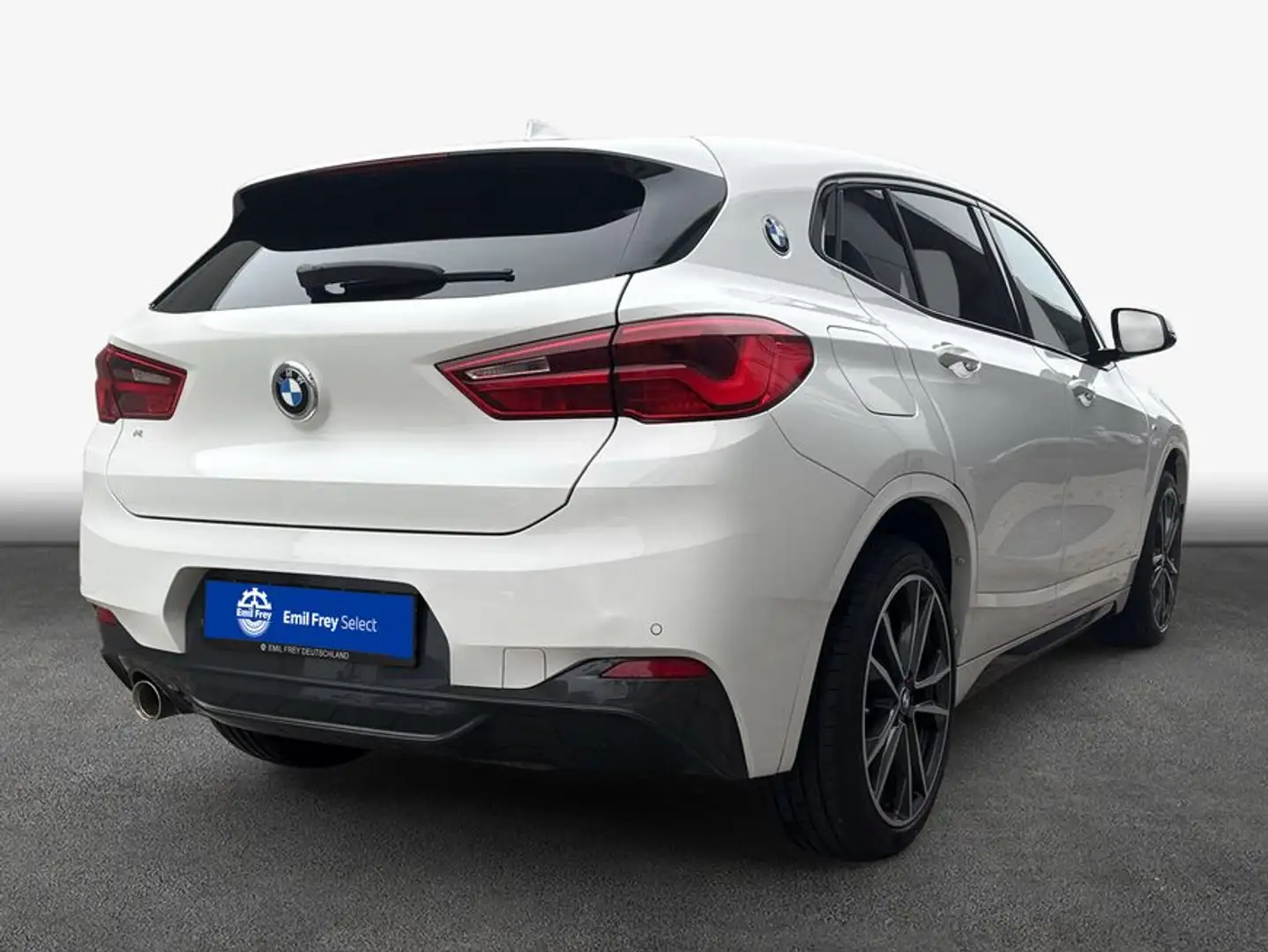 BMW X2 sDrive18i Aut. M Sport LED Panorama Navi Weiß - 2