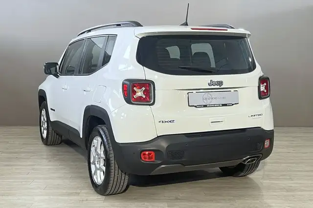 Jeep Renegade view 5