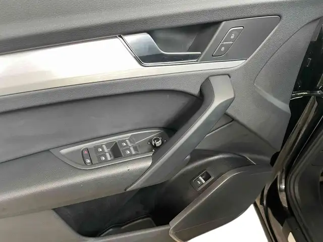 Audi Q5 view 7