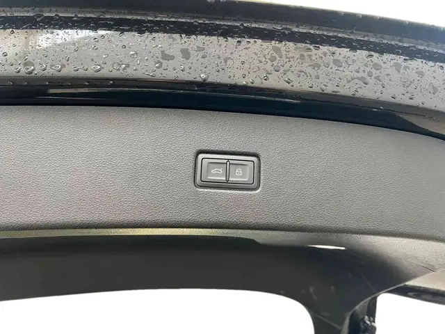 Audi Q5 view 13