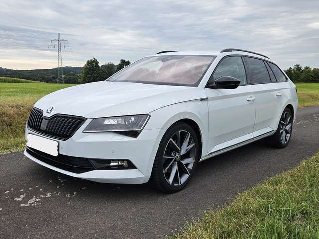 Imagine Skoda Superb Superb Combi 2.0 TDI 4x4 DSG Sportline