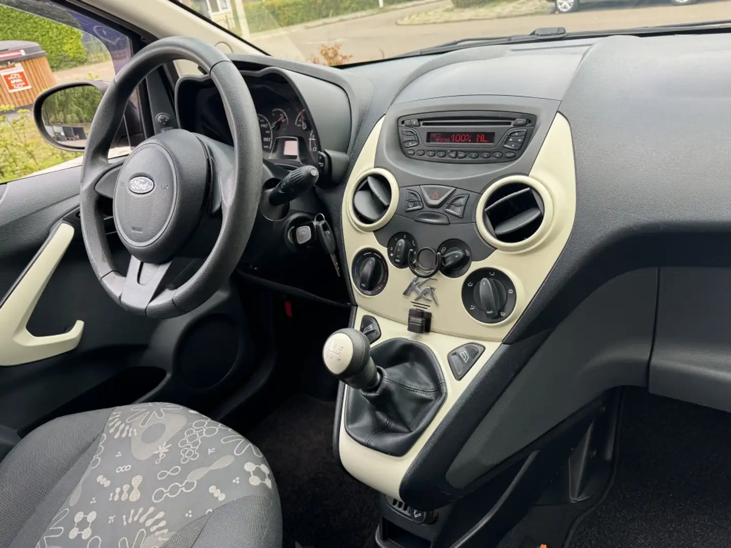 Ford Ka/Ka+ 1.2 Cool & Sound s/s Airco Aux Lmv Nap Negro - 2