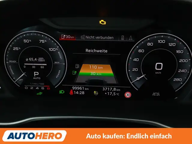 Audi Q3 view 20