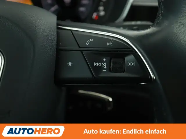 Audi Q3 view 25