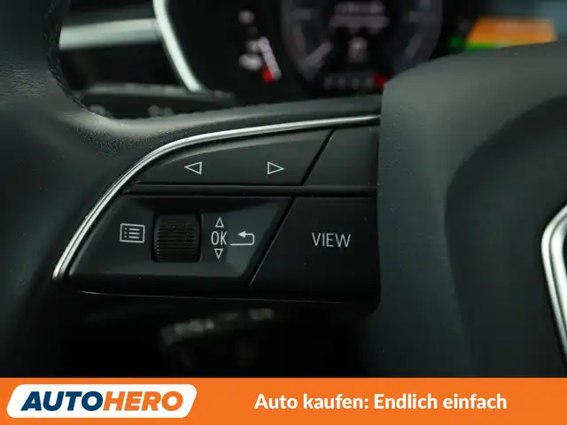 Audi Q3 view 26