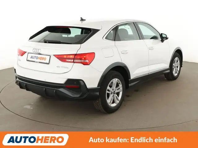 Audi Q3 view 6