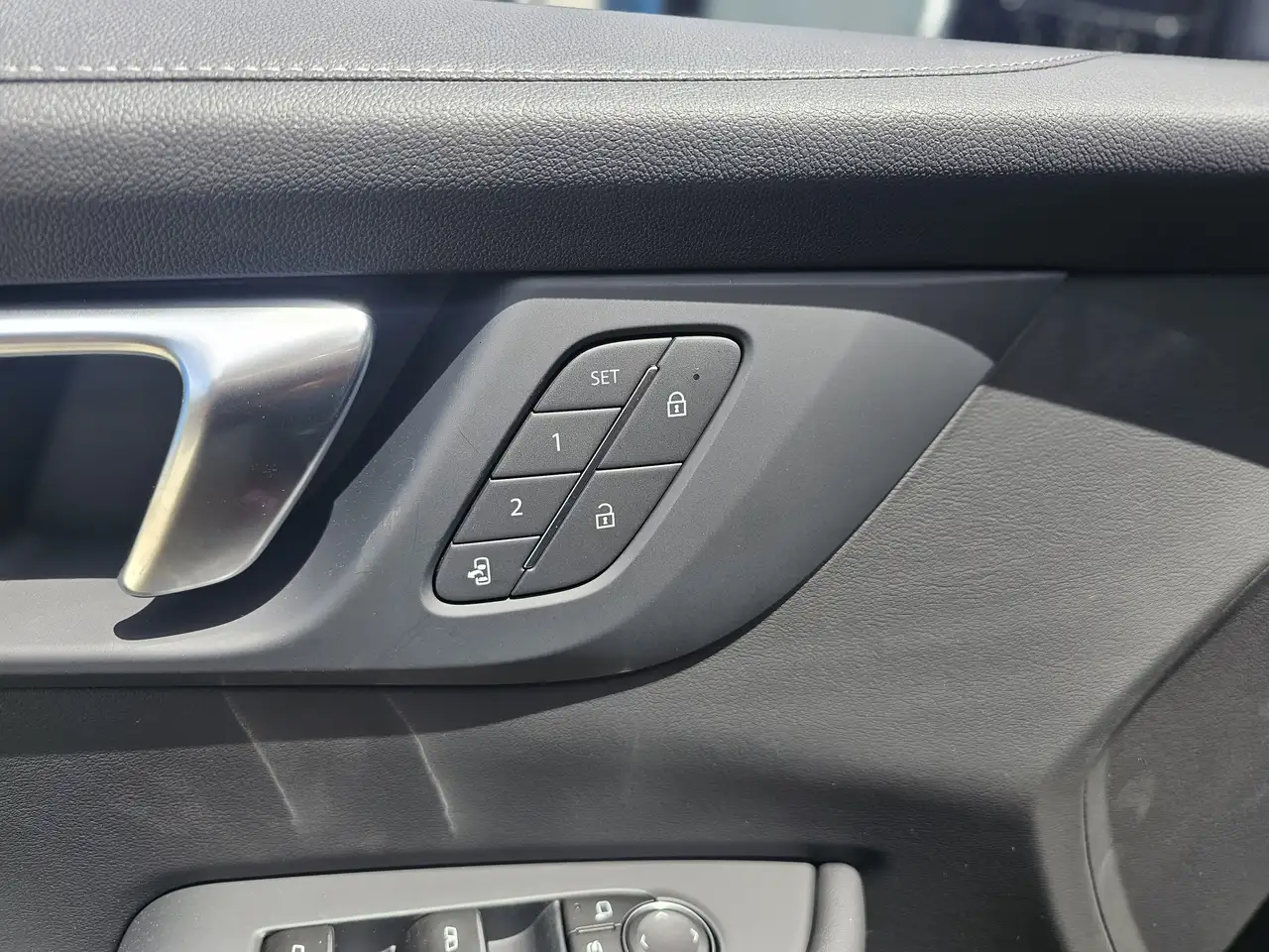 Buick Enclave снимка Buick Enclave