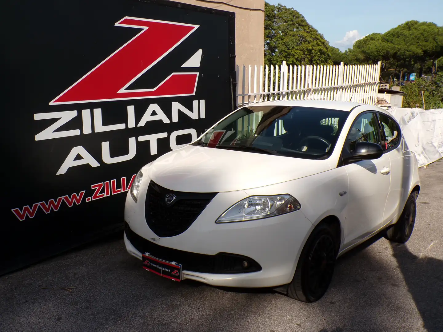 Lancia Ypsilon 1.2 8v ecochic Gpl 2024 ..UNICO PROPRIETARIO.. Bianco - 1