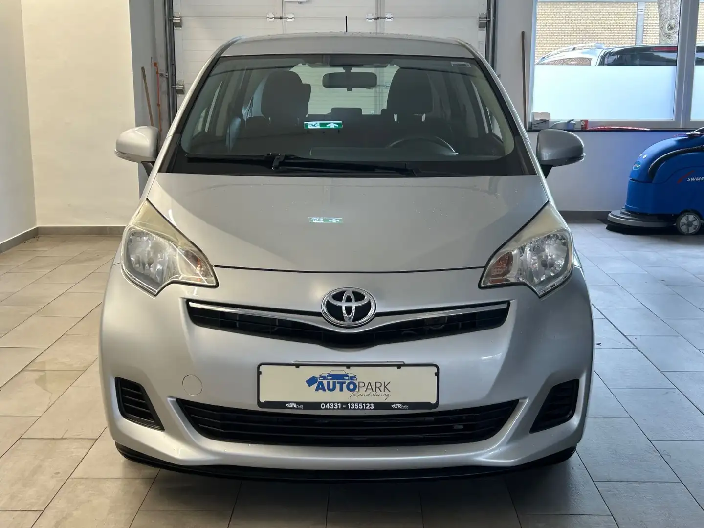 Toyota Verso-S Cool *Klima *6-Gang * Silber - 2