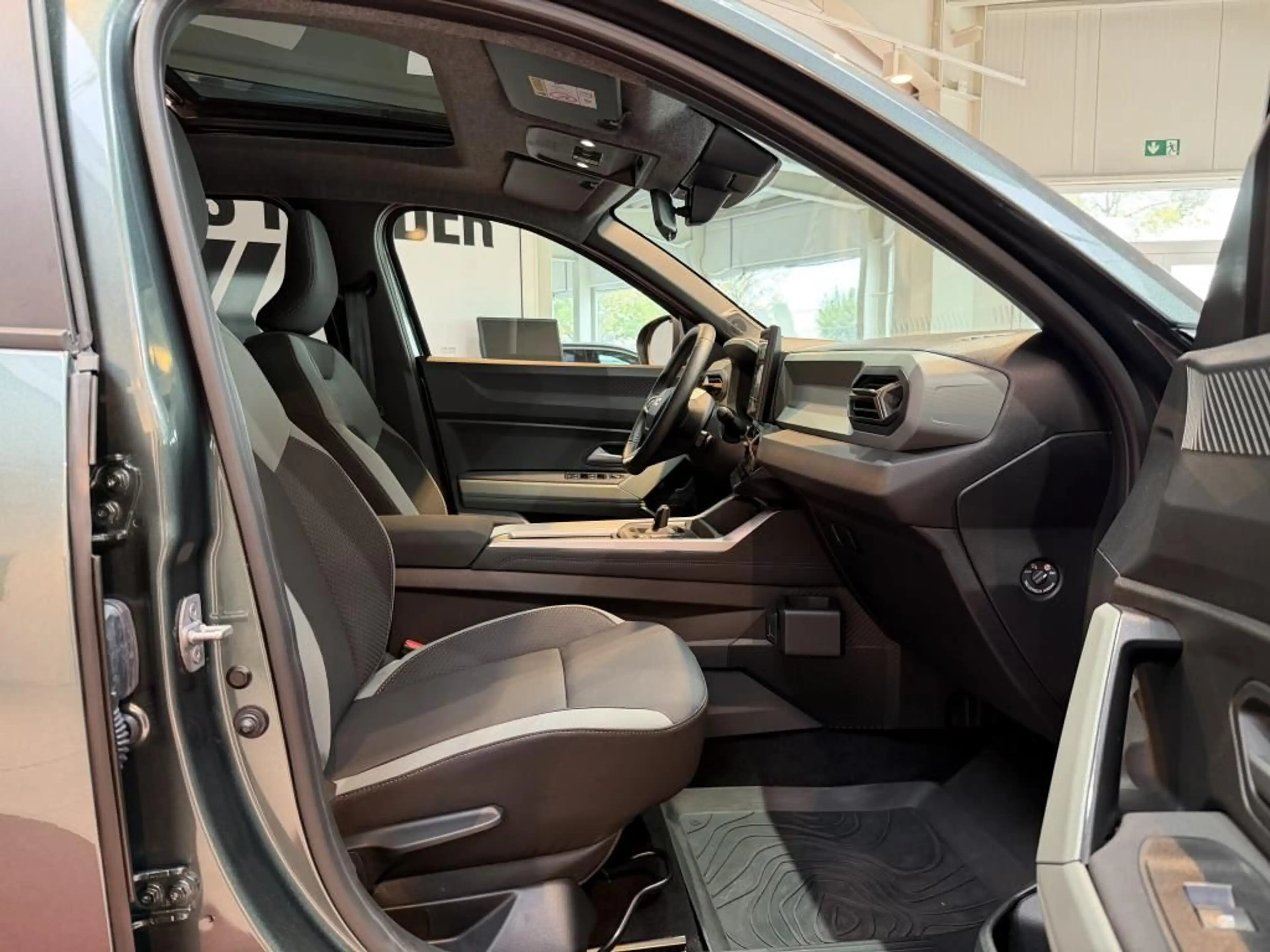 Dacia Bigster Hybrid Extreme *LED*Virtual*Navi*Pano* — photo 7