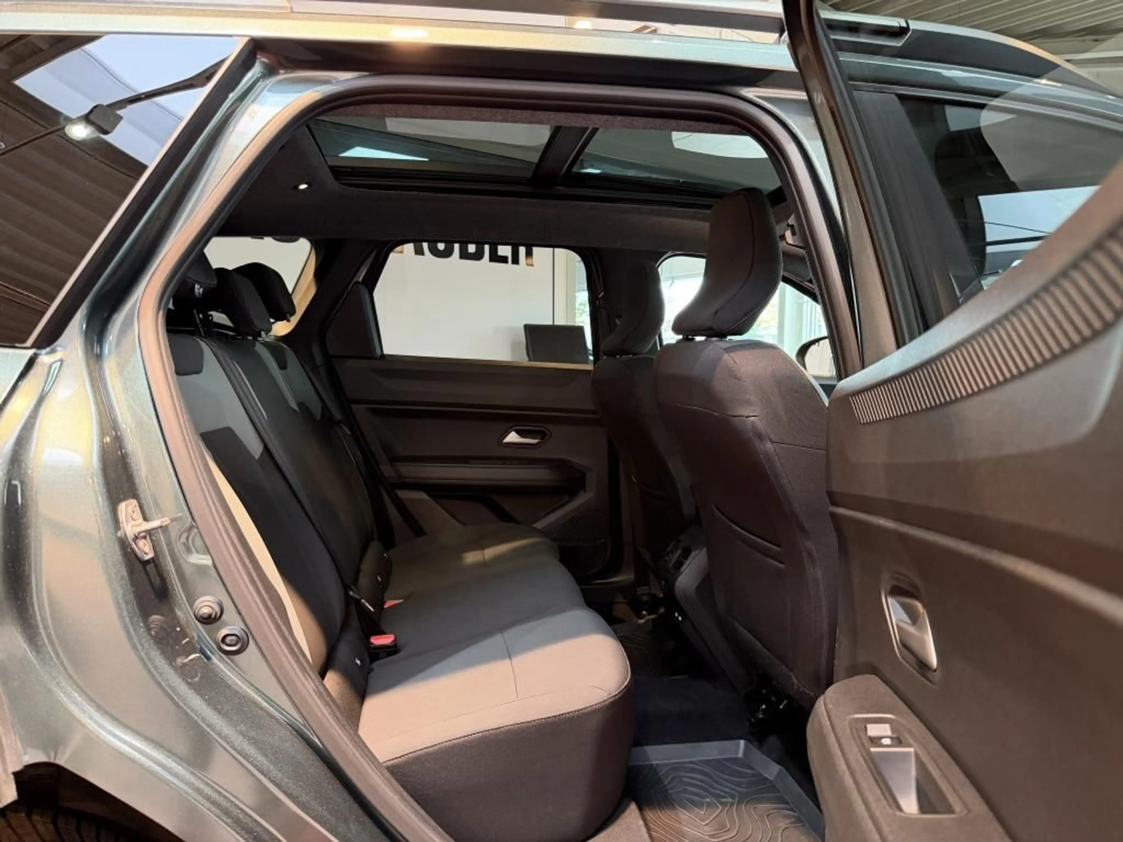 Dacia Bigster Hybrid Extreme *LED*Virtual*Navi*Pano* — photo 9