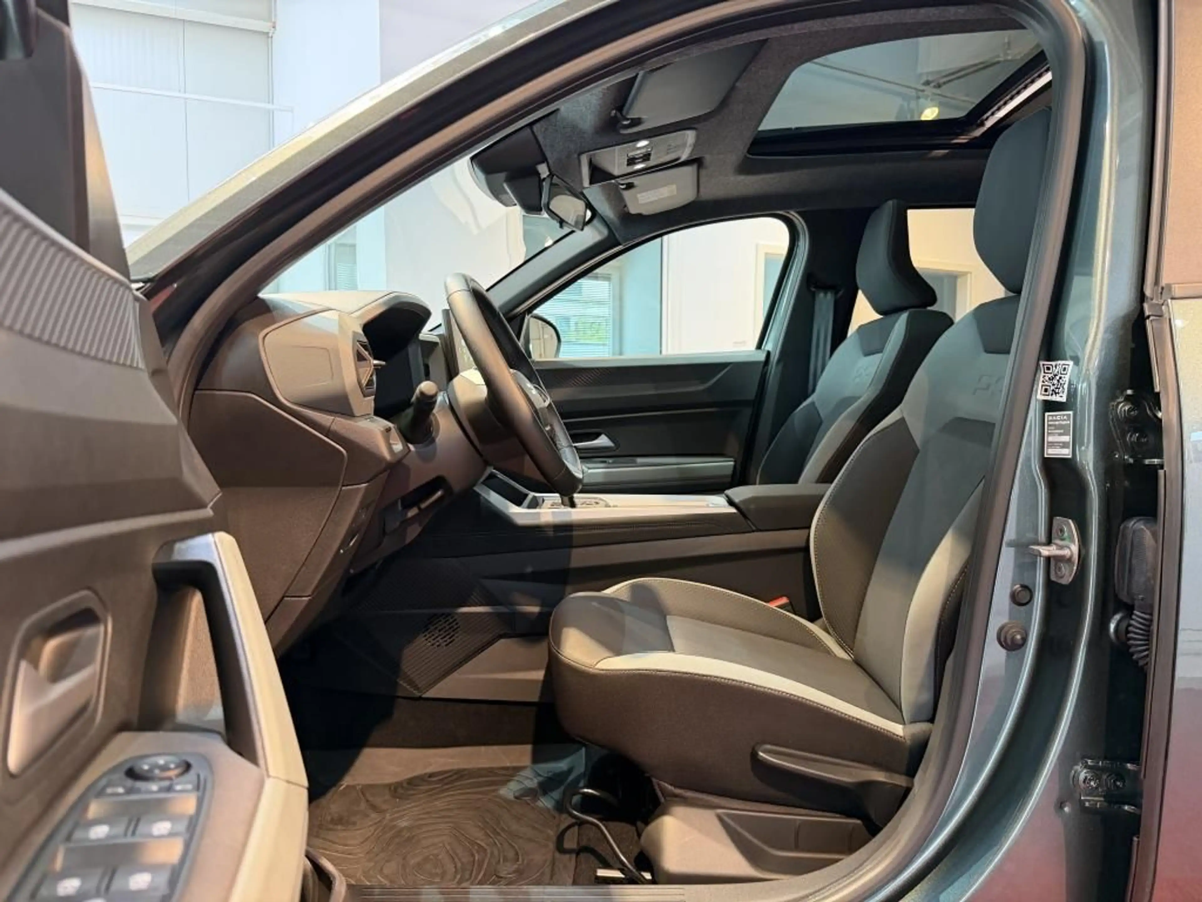 Dacia Bigster Hybrid Extreme *LED*Virtual*Navi*Pano* — photo 10