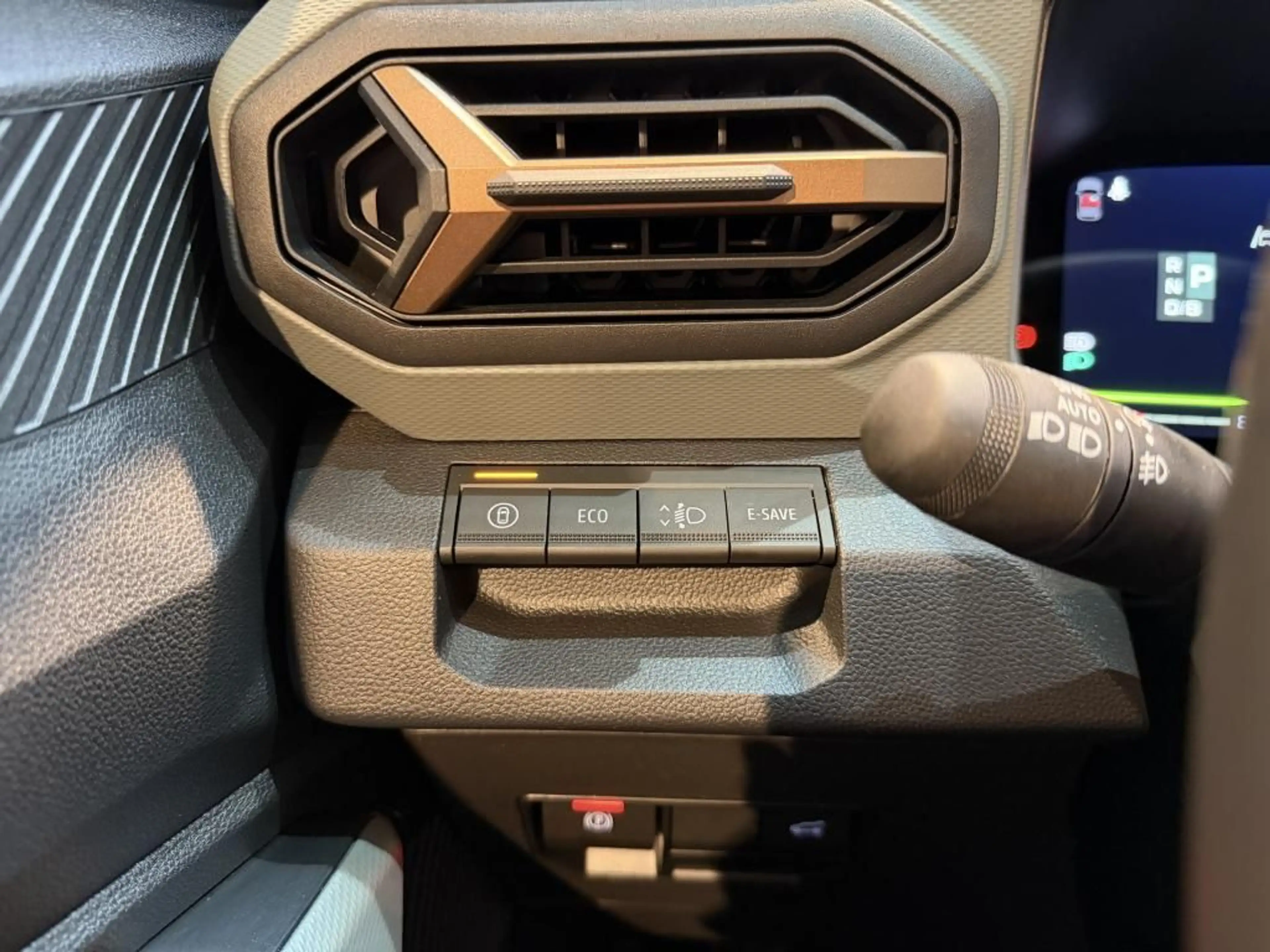 Dacia Bigster Hybrid Extreme *LED*Virtual*Navi*Pano* — photo 13