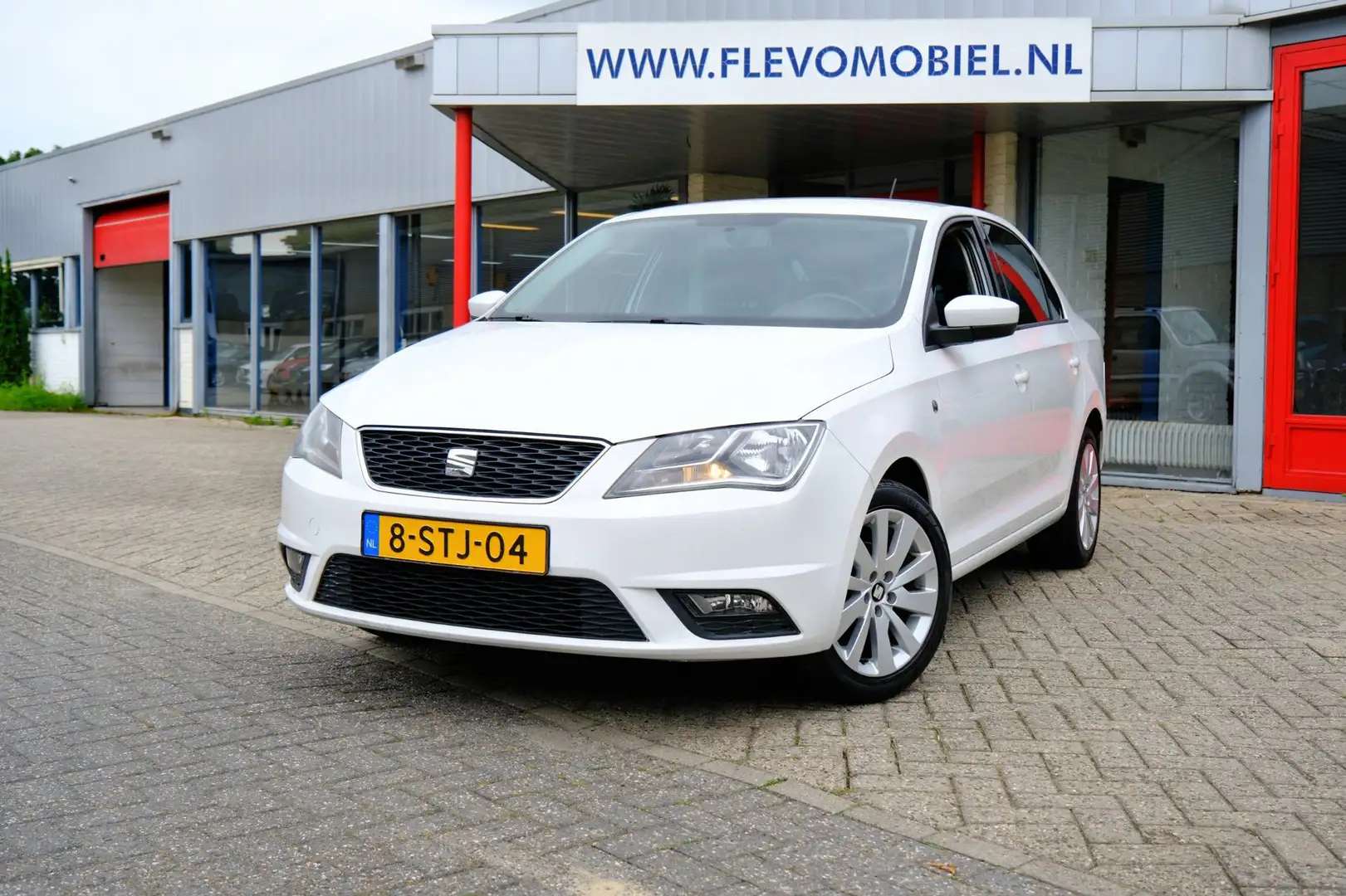 SEAT Toledo 1.2 TSI Businessline High Navi|1e Eig|Clima|LMV|DA Weiß - 1