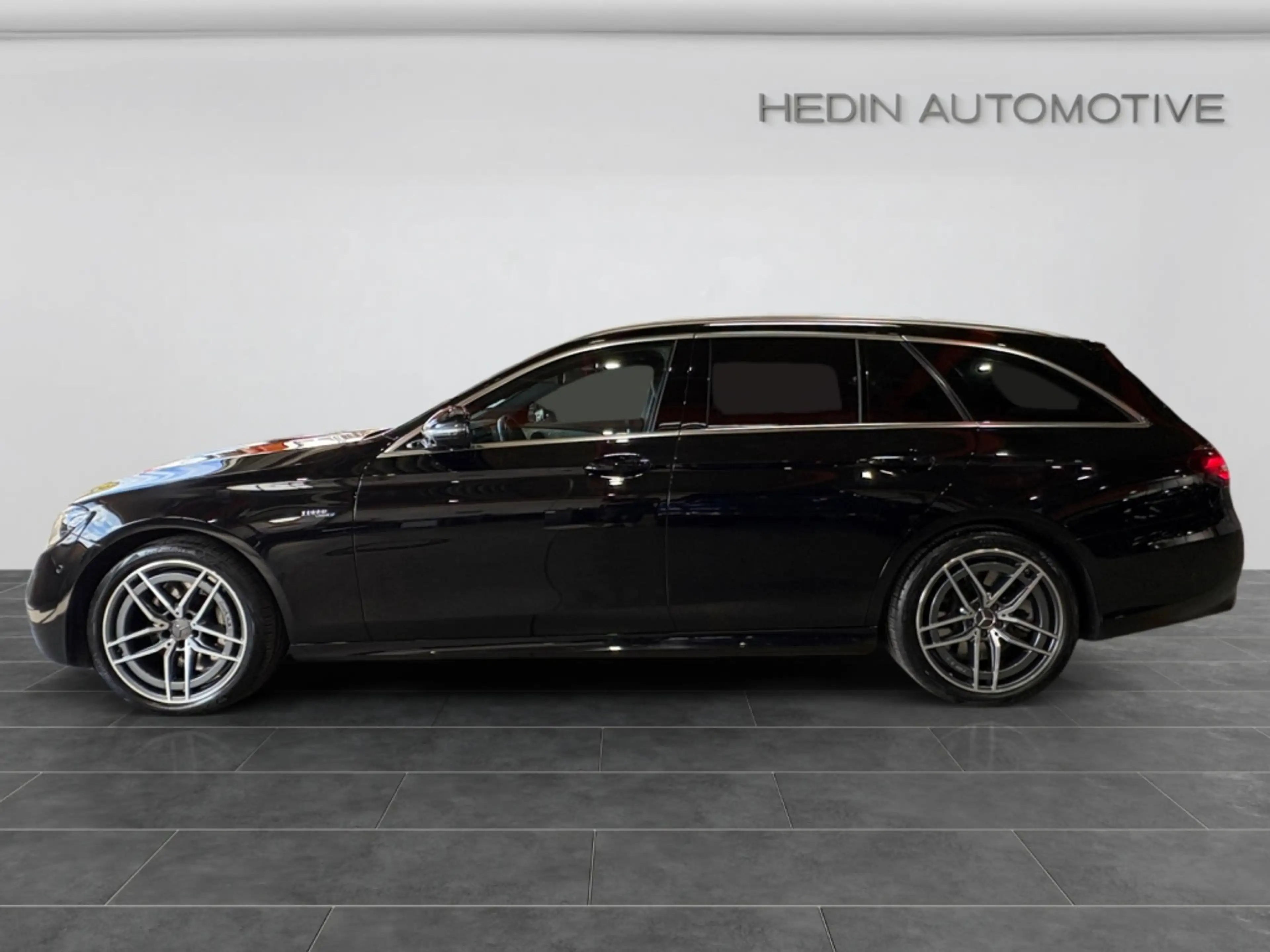Mercedes-Benz E 53 AMG AMG E 53 4MATIC+ T-Modell AMG|ILS|MBEAM|AMBIENTE — photo 3