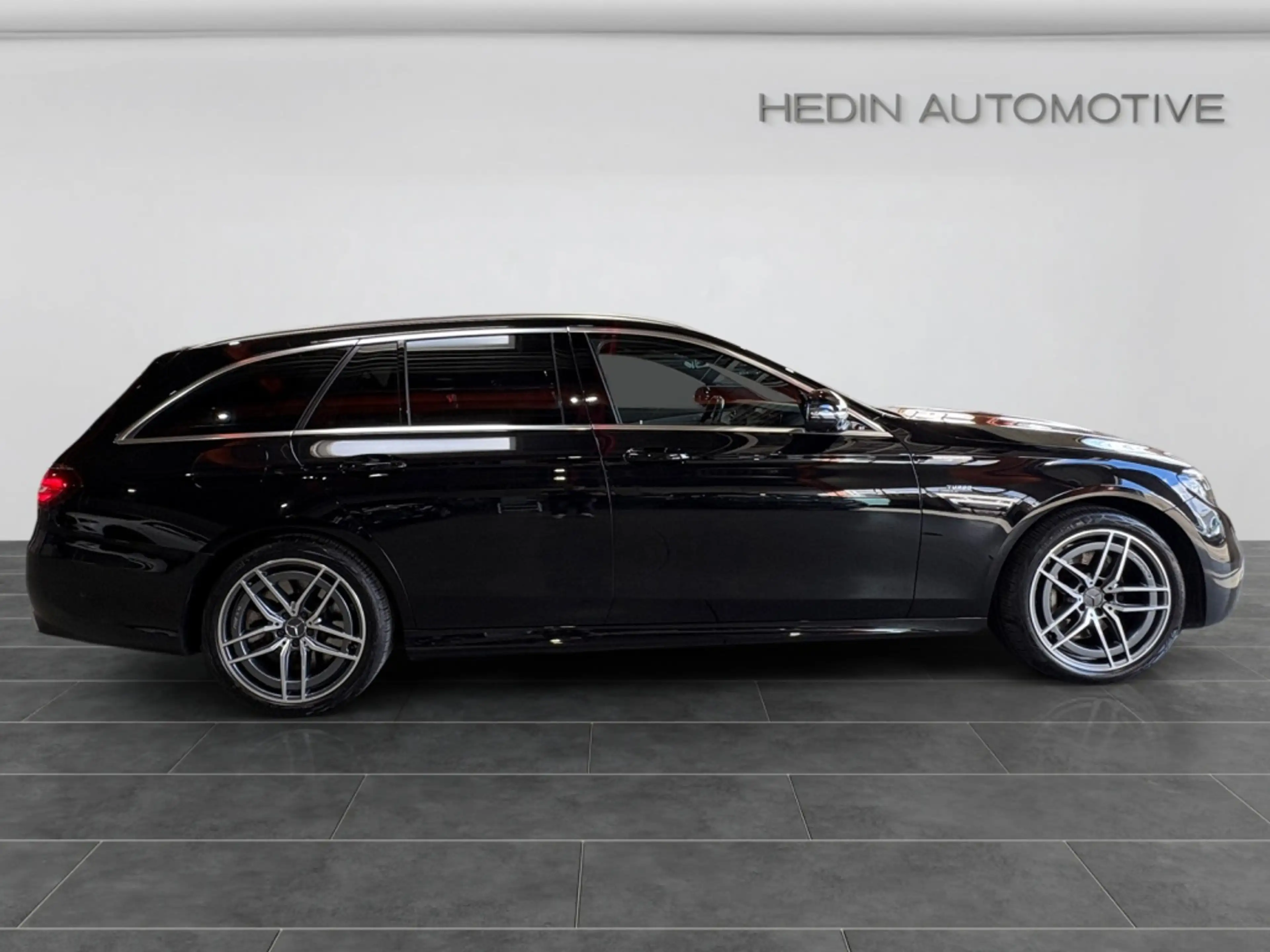 Mercedes-Benz E 53 AMG AMG E 53 4MATIC+ T-Modell AMG|ILS|MBEAM|AMBIENTE — photo 7