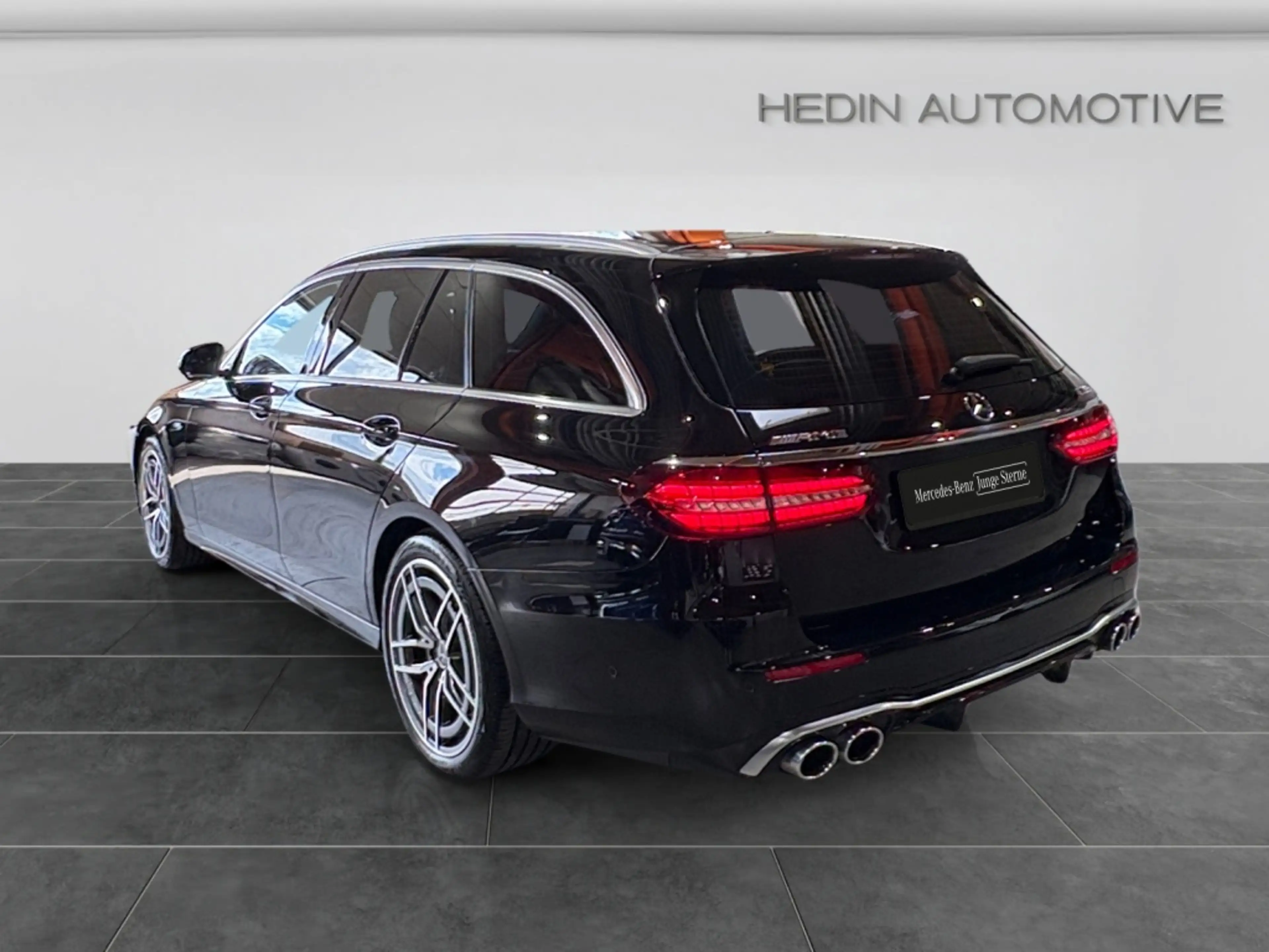 Mercedes-Benz E 53 AMG AMG E 53 4MATIC+ T-Modell AMG|ILS|MBEAM|AMBIENTE — photo 4
