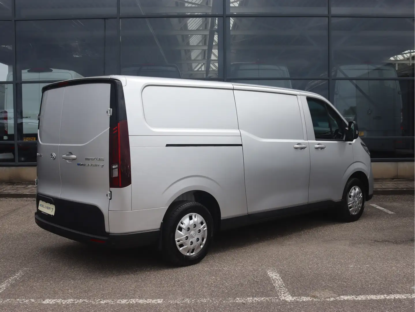 Maxus eDeliver 7 L2H1 77 kWh Grau - 2