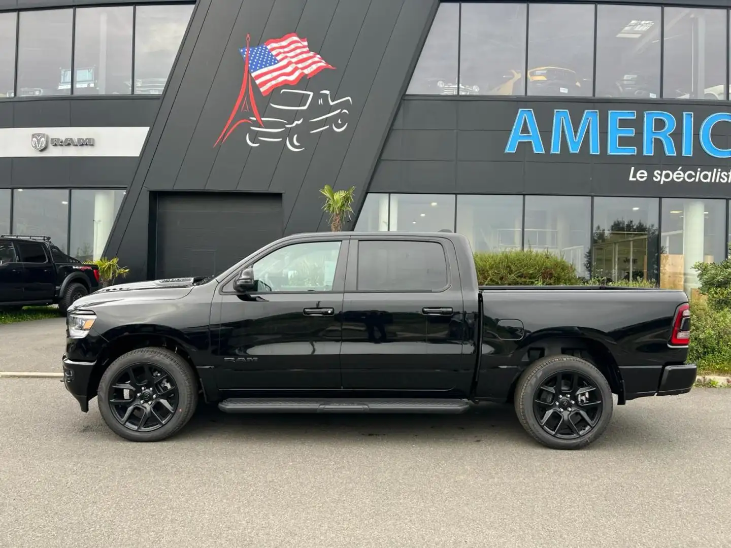 Dodge RAM 1500 CREW LARAMIE SPORT NIGHT EDITION AIR Noir - 2